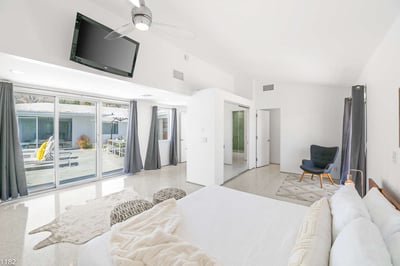 Luxury Villa Photo #17