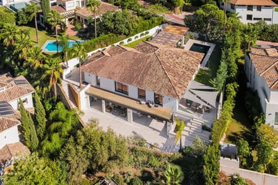 Luxury Villa Photo #3