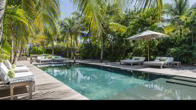 Luxury Villa Photo #6