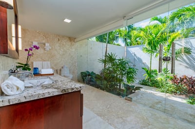 Luxury Villa Photo #42