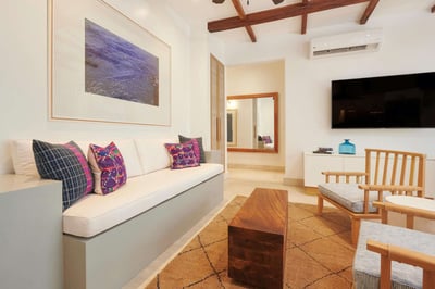 Luxury Villa Photo #3