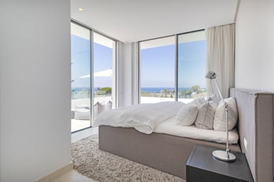 Luxury Villa Photo #17