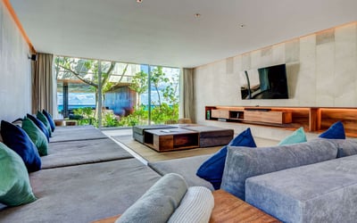 Luxury Villa Photo #15
