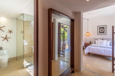 Luxury Villa Photo #35
