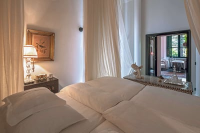 Luxury Villa Photo #32