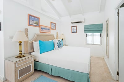 Luxury Villa Photo #14