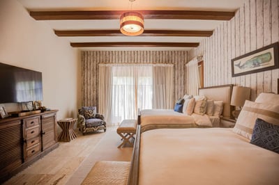 Luxury Villa Photo #23
