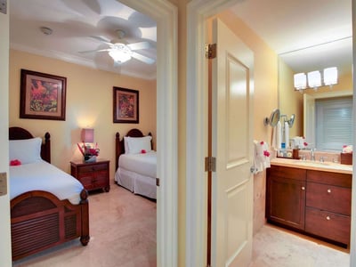 Luxury Villa Photo #5