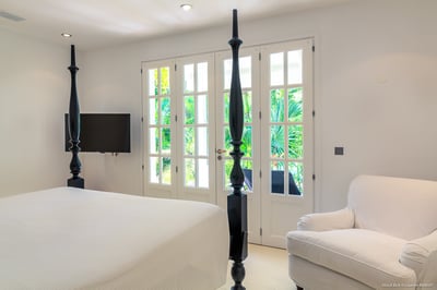 Bedroom 6: On the main level of the Guest house. Air conditioning, ceiling fan