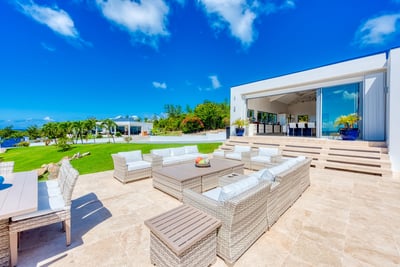 Luxury Villa Photo #6