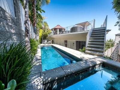 Luxury Villa Photo #3