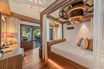 Luxury Villa Photo #6