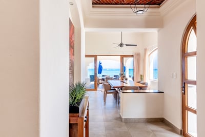 Luxury Villa Photo #22