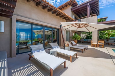Luxury Villa Photo #8
