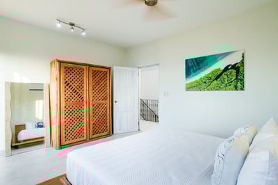 Luxury Villa Photo #40