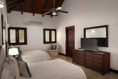 Luxury Villa Photo #20