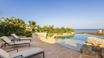 Luxury Villa Photo #23