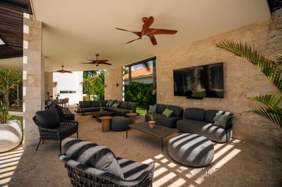 Luxury Villa Photo #10