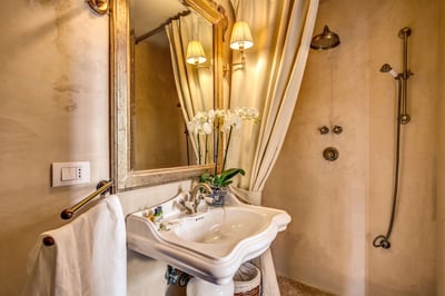 Luxury Villa Photo #42