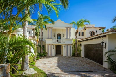 Luxury Villa Photo #39