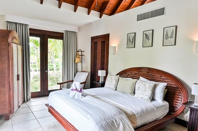 Luxury Villa Photo #26