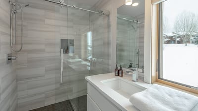 Bedroom 3, Mid-Level - Queen ensuite 2