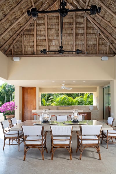 Luxury Villa Photo #10