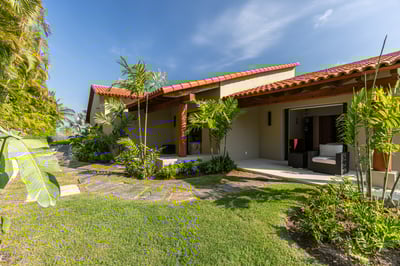 Luxury Villa Photo #23