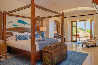Luxury Villa Photo #26