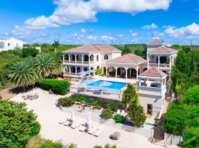 Luxury Villa Photo #3