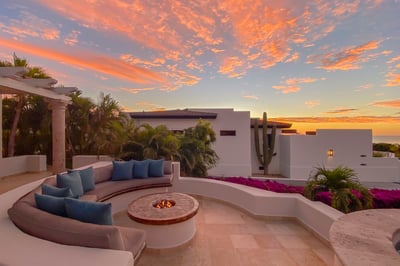 Luxury Villa Photo #17