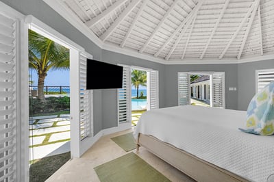 Luxury Villa Photo #11