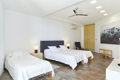 Luxury Villa Photo #26
