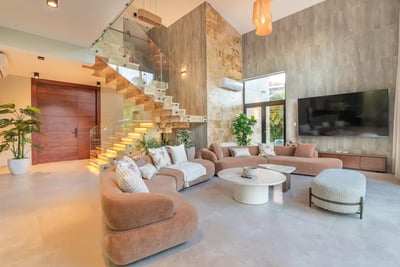 Luxury Villa Photo #18