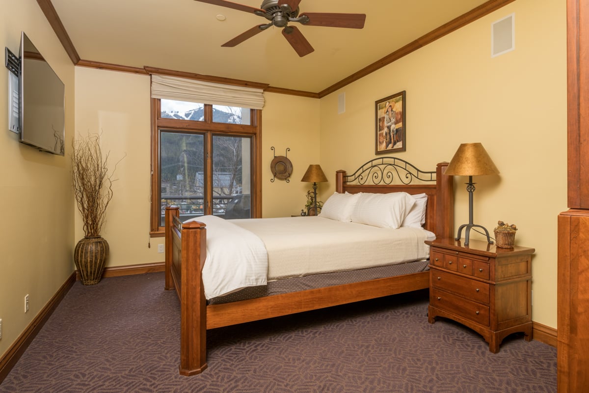 Colonnade Residence 14