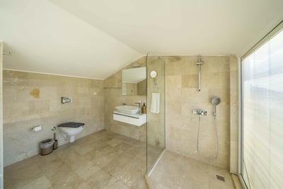 Luxury Villa Photo #18