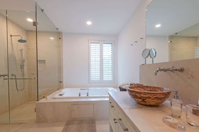 Luxury Villa Photo #26