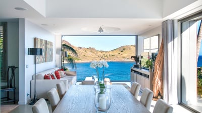 Kitchen & Dining Area