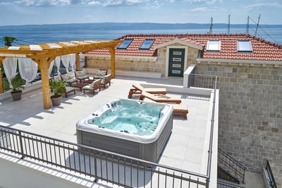 Luxury Villa Photo #4