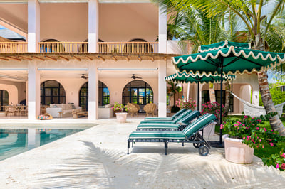 Luxury Villa Photo #3
