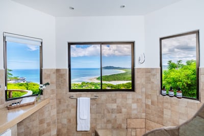 Luxury Villa Photo #24