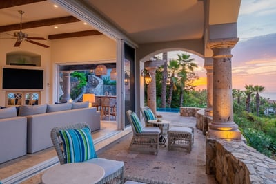 Luxury Villa Photo #17