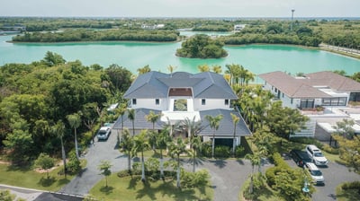 Luxury Villa Photo #52