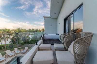 Luxury Villa Photo #43