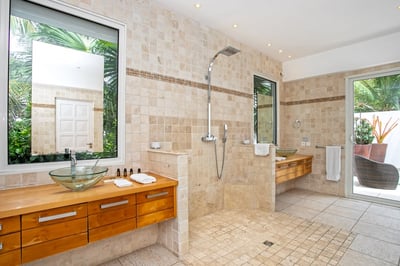 Luxury Villa Photo #45
