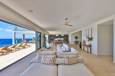 Luxury Villa Photo #21