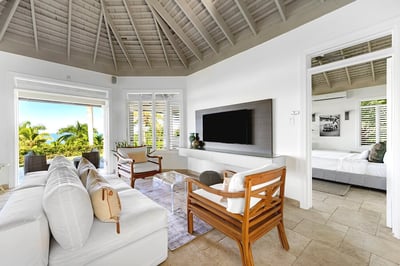 Luxury Villa Photo #30
