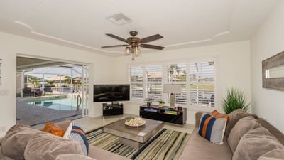Luxury Villa Photo #11