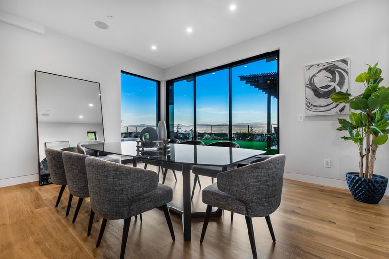 Skyline Luxury Haven