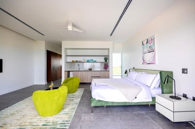 Luxury Villa Photo #36